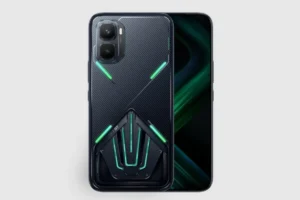 Infinix GT 50 Pro गेमिंग स्मार्टफोन का रियर पैनल और लिक्विड कूलिंग डिजाइन
